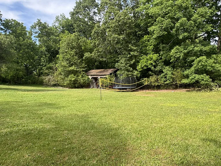 105 Larkins Dr — Photo 33