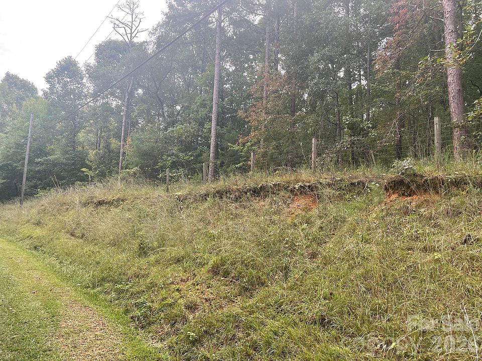 2nd image of 3155 Scott Rd