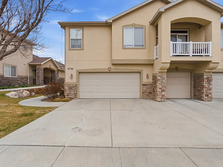 4724 W Wagon Train Dr — Photo 1