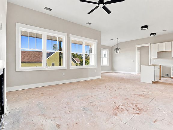 5th image of 403 Anderson Ave