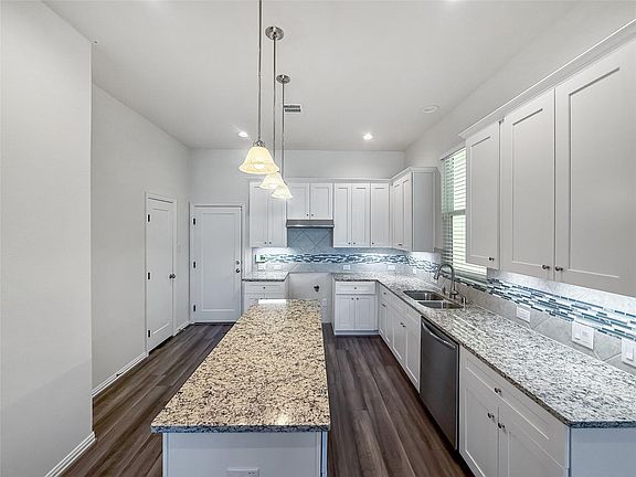 5th image of 6712 Winton St