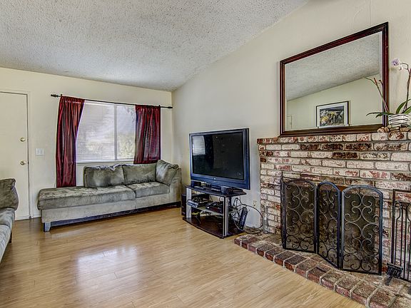 4th image of 3905 Moonbeam Dr