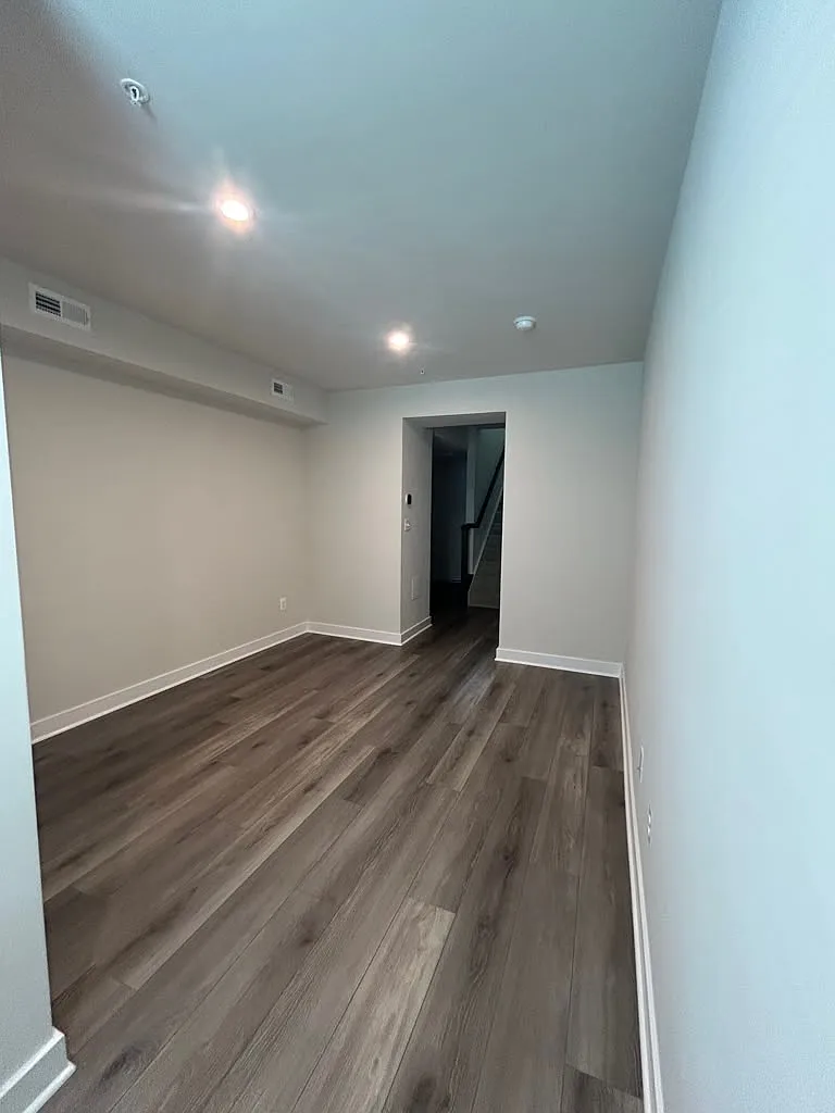 3 bed, 2.5 bath, 2066 sqft, $3,200 — Photo 4