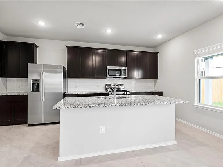 4909 Sea Salt Dr — Photo 10
