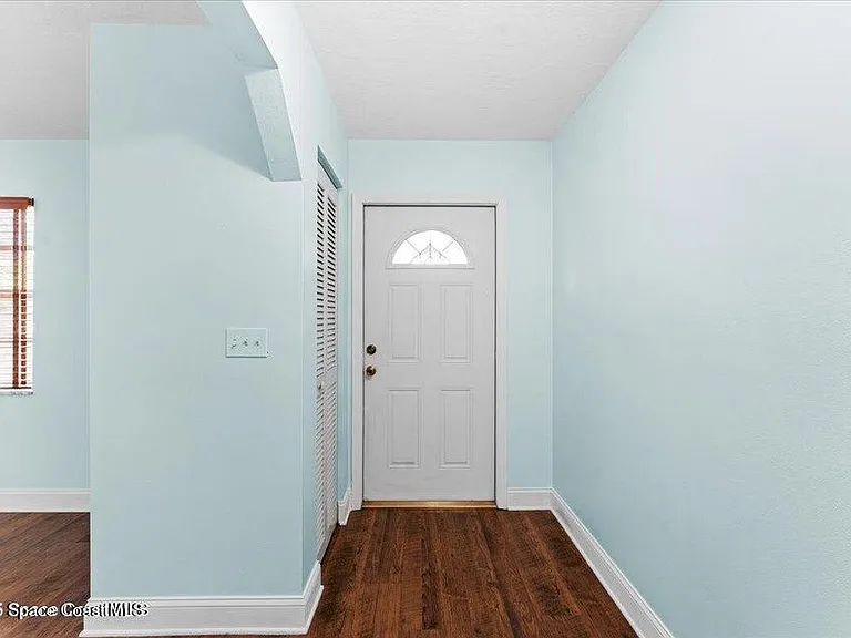 1527 Spruce Rd — Photo 12