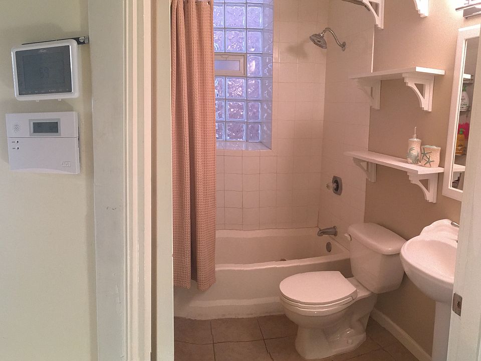 2nd image of 4757 Rosa Ave