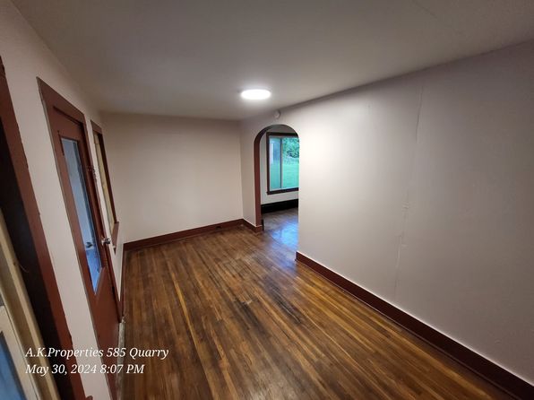 585 Quarry Ave