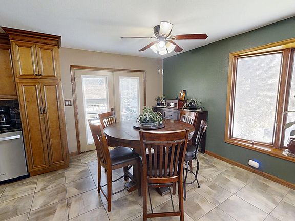5th image of 3684 Ridgecrest Dr