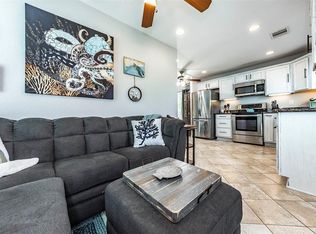 817 Elm Rd, Clear Lake Shores, TX 77565