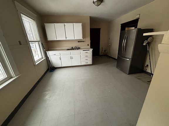 2nd image of 435 Columbus Blvd #3