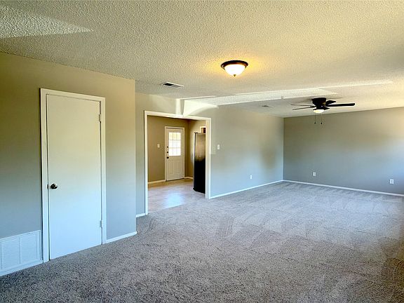 4th image of 852 Beverly Dr