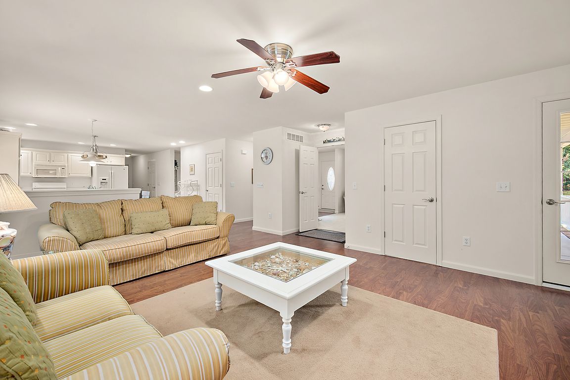 next background image