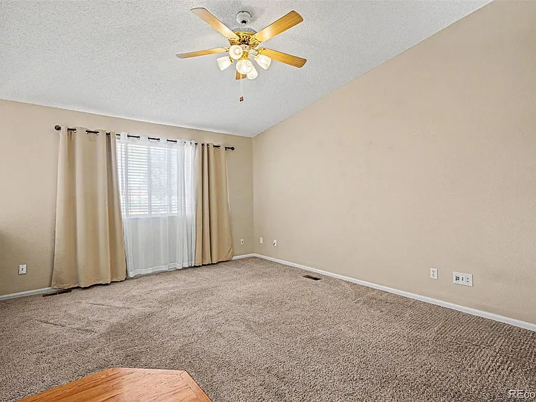 10411 Hyacinth St — Photo 4