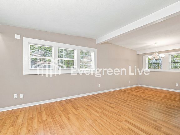 4th image of 5564 Pine Lane Dr