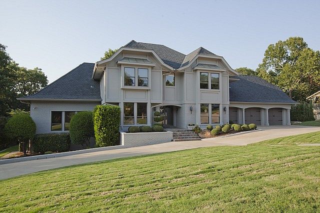 Home on woooded lot in a cul-de-sac.