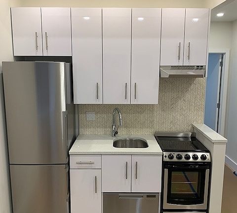 3rd image of 11 Stanton St #4DE