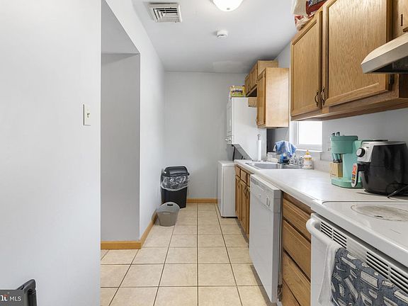 5th image of 200 S Chestnut St
