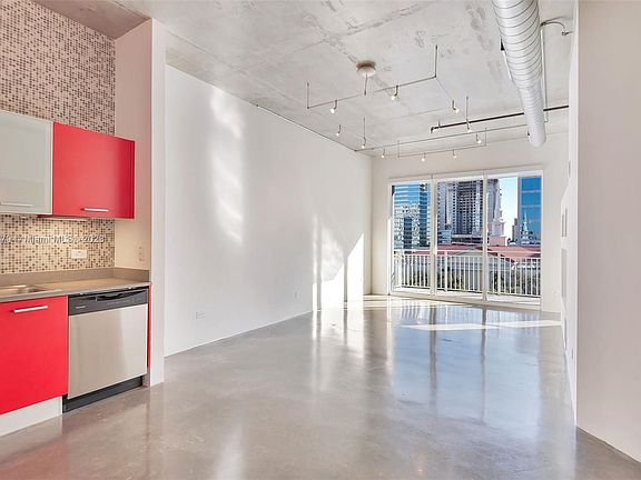 2nd image of 313 NE 2nd St APT 702