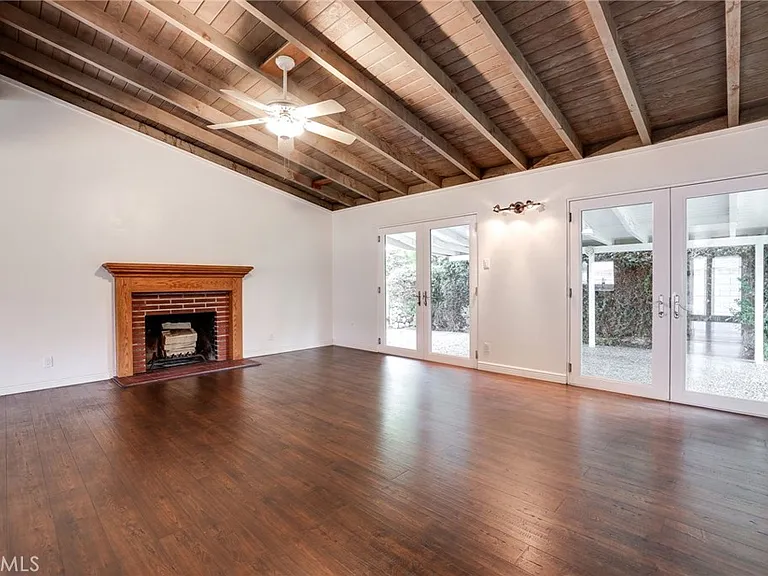 9752 Harle Ave — Photo 2