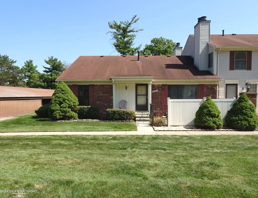1st image of 38581 Golfview Dr