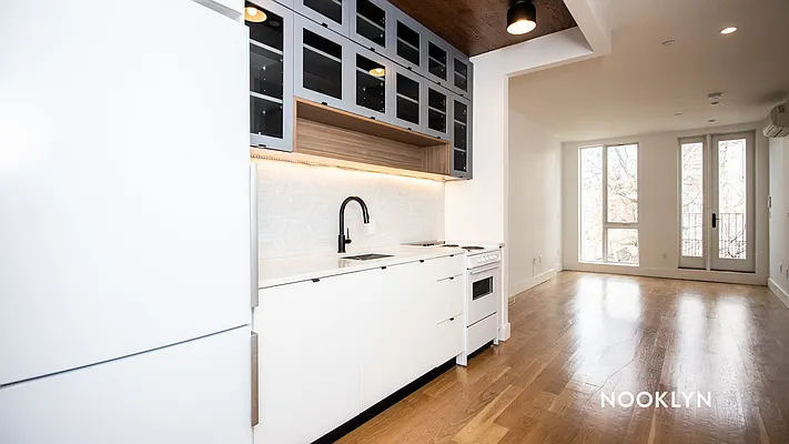 Rented by Nooklyn NYC LLC | media 28