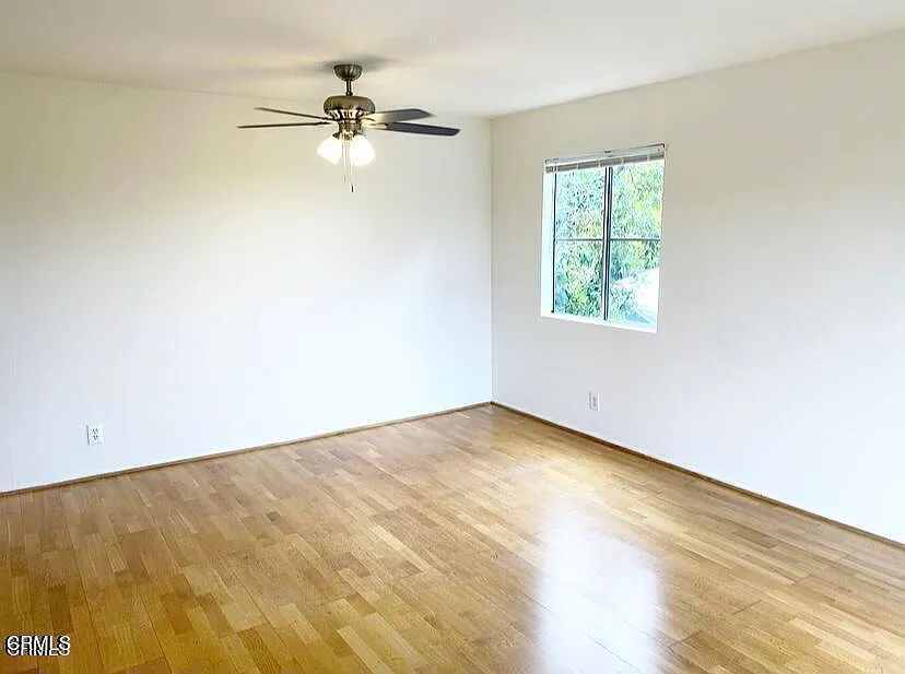 Building Photo - 4018 Camero Ave #4