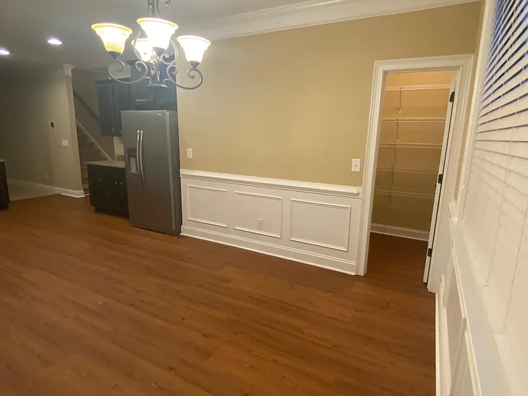 319 Haywood Dr — Photo 9