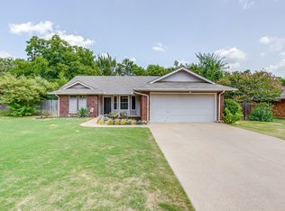 111 Bentley Dr, Joshua, TX 76058