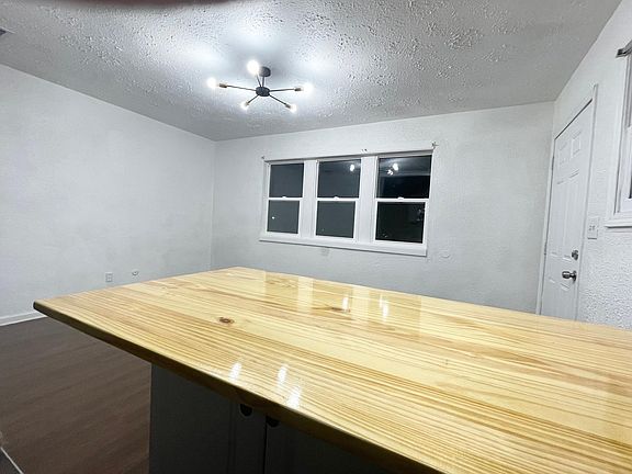 4th image of 602 S Biltmore Ave Unit 1
