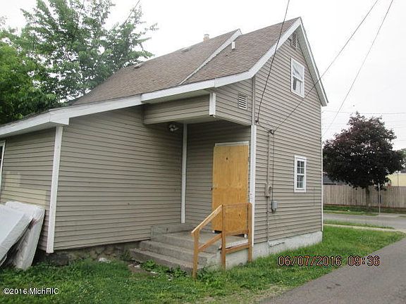 3rd image of 710 Alpine Ave NW