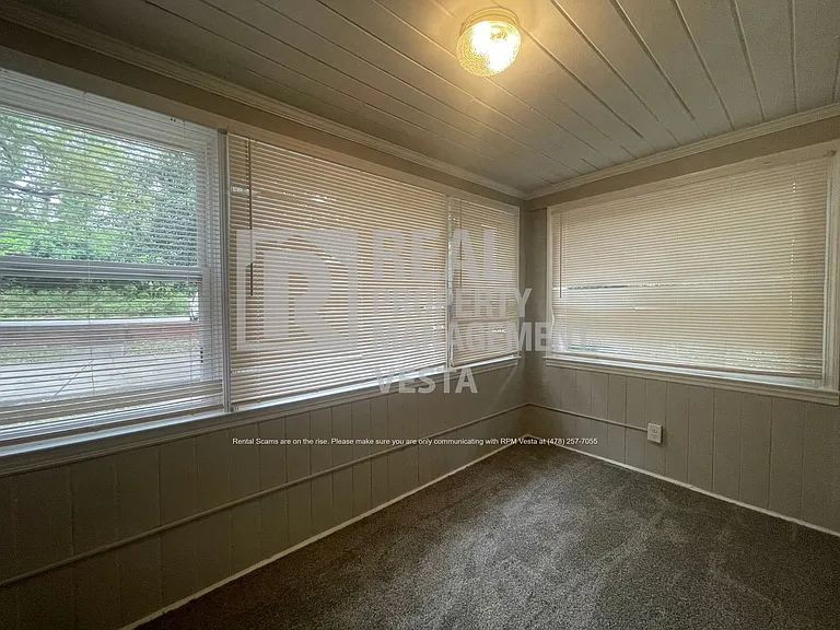 444 Corbin Ave — Photo 14
