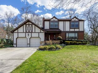 10 Leaf Ln, Matawan, NJ 07747