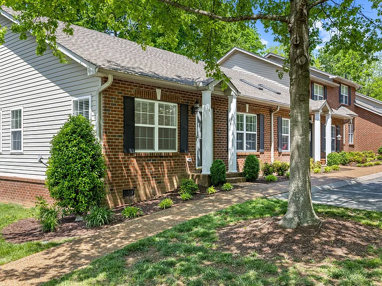 1311 Cashmere Dr — Photo 9