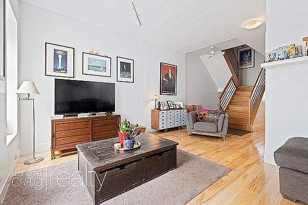 1st image of 407 Smith St APT 1