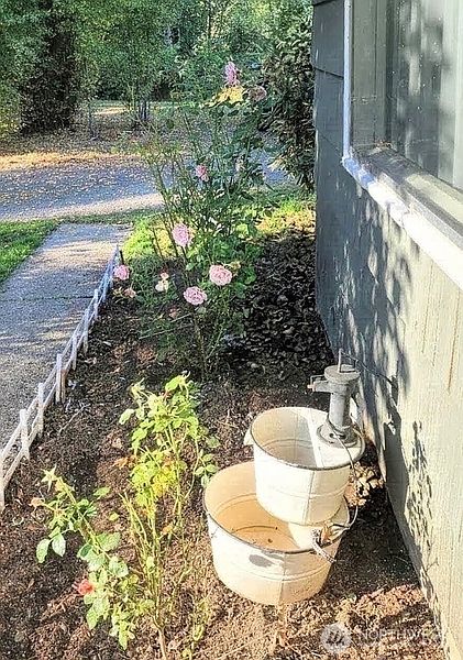 4th image of 21430 Old HWY 99 SW