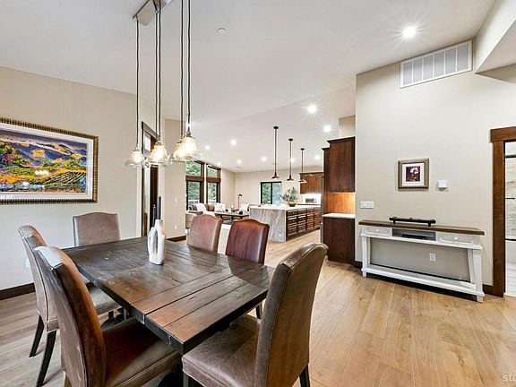 4th image of 1071 Modoc Way