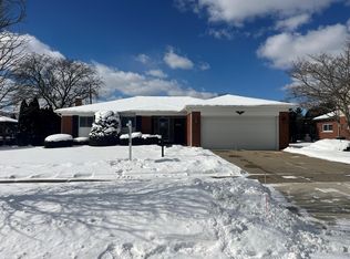 16685 Fairway St, Livonia, MI 48154