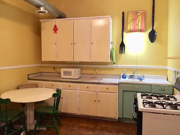 1013 W Franklin St #1 — Photo 4