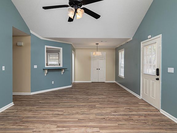 3rd image of 604 Huntington Pl