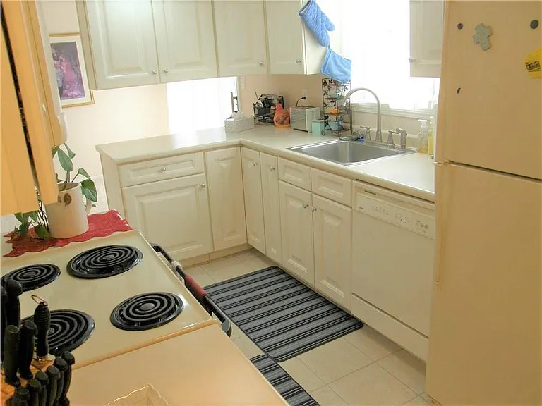 1140 Paradise Ct — Photo 6