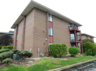 15732 Terrace Dr UNIT R01, Oak Forest, IL 60452