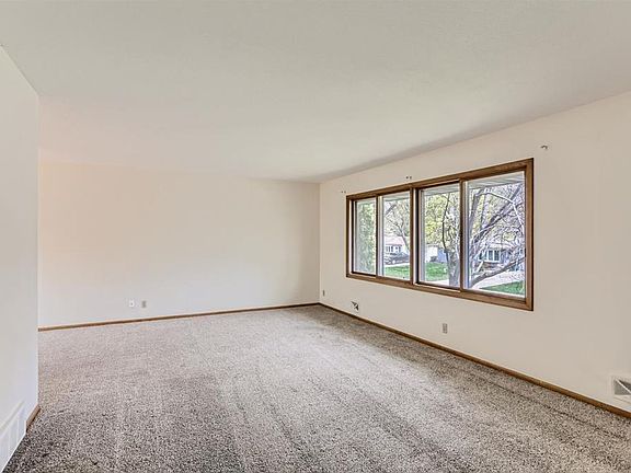 5th image of 4525 Nevada Ave N