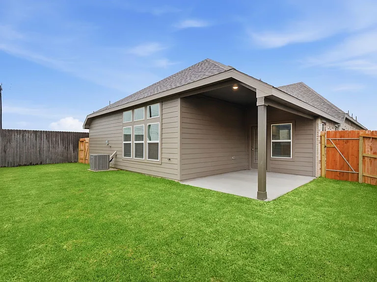 2106 Villa Flora Ln — Photo 42