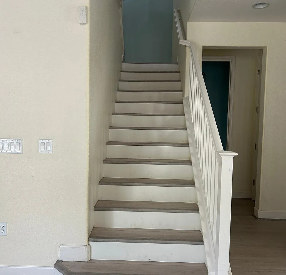 3 bed, 2.5 bath, 1626 sqft, $4,200 — Photo 3