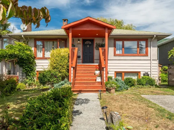 430 W Kings Rd N, Vancouver, BC V7N 2M3