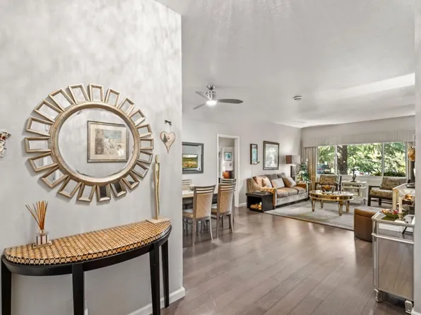 2140 Santa Cruz Ave APT A-103, Menlo Park, CA 94025