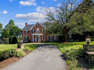 2 Warde Ct, Potomac, MD 20854