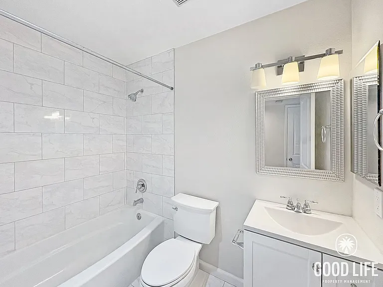 1817 E Grand Ave #36 — Photo 11