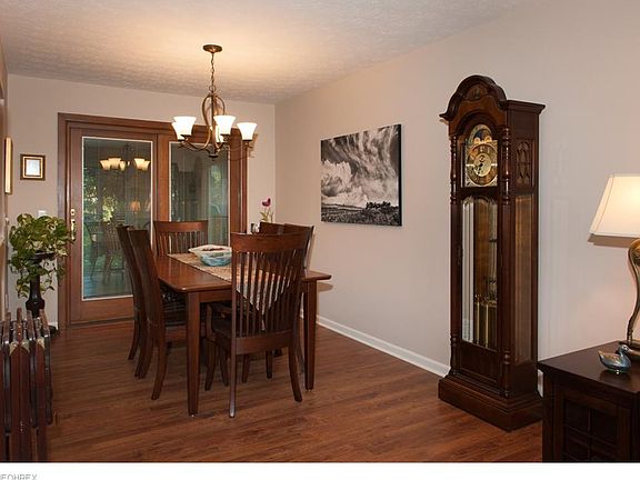 5th image of 3908 Canterbury Dr
