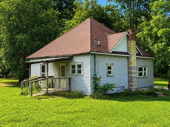807 W Market St, Christopher, IL 62822